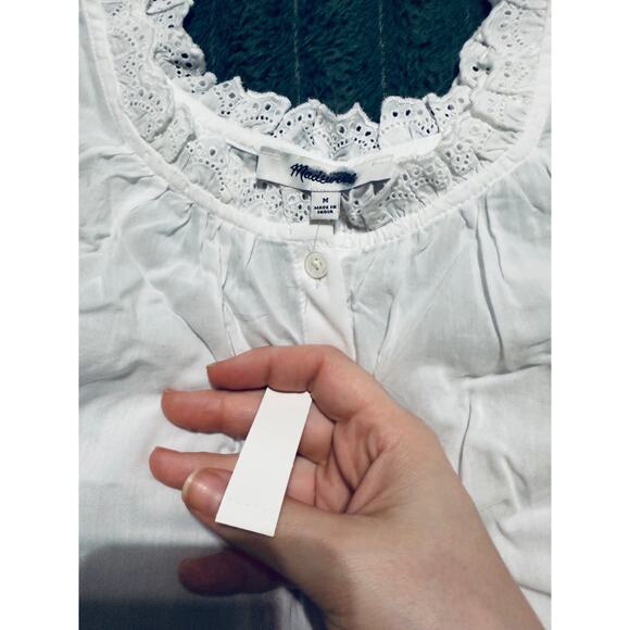 NWT Madewell Embroidered Ruffle Trim
Sleeveless Top White Lightweight - Picture 4 of 10